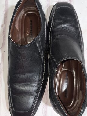 Johnston & Murphy Men's Black Leather Slip-On Loafers